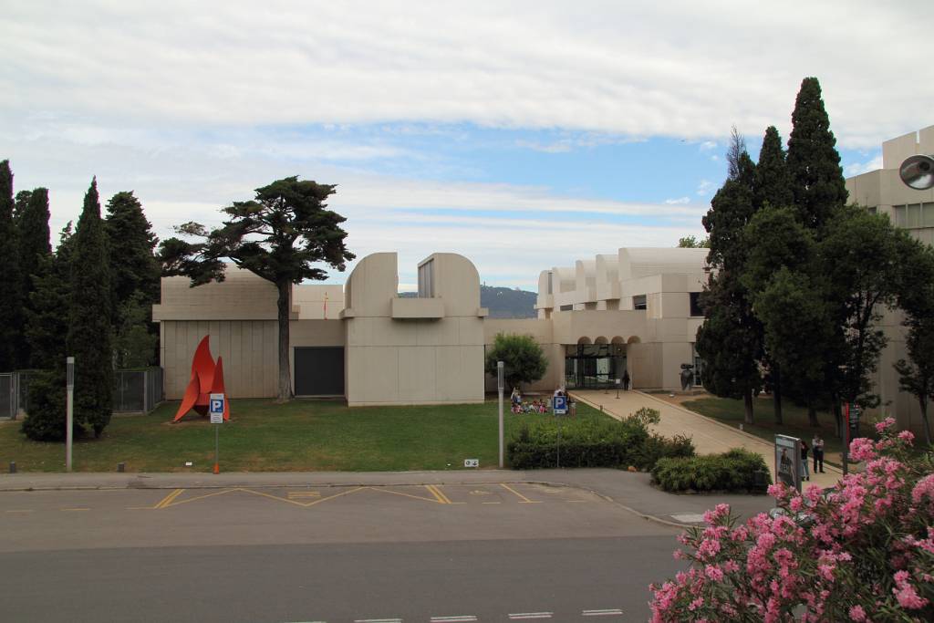 IMG_3943.JPG - Das ist der Sitz der Fundacio Joan Miro Stiftung, ein Museum in dem seine Werke ausgestellt sind.