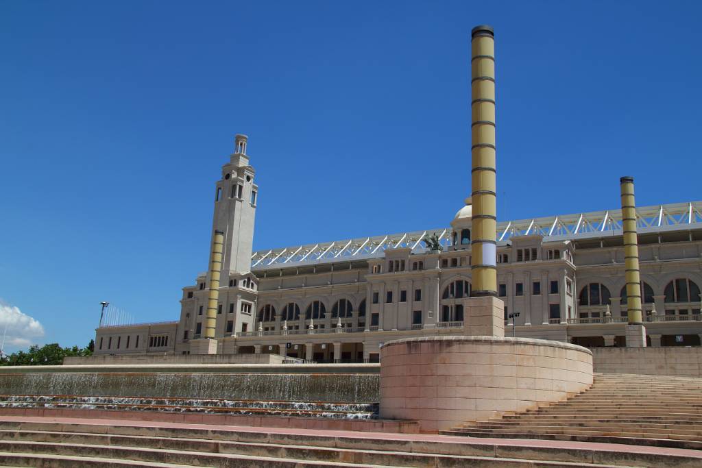 IMG_4002.JPG - Das Estadi Olympic de Montjuic. Das Stadion.