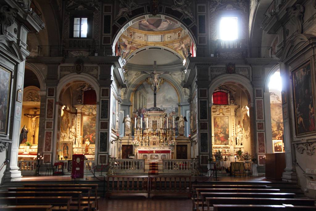 IMG_7462.JPG - Sie war die Hauskirche der Vespucci, einer wohlhabenden Handelsdynastie. Bekannt durch Amerigo Vespucci, dem Namensgeber der Neuen Welt.