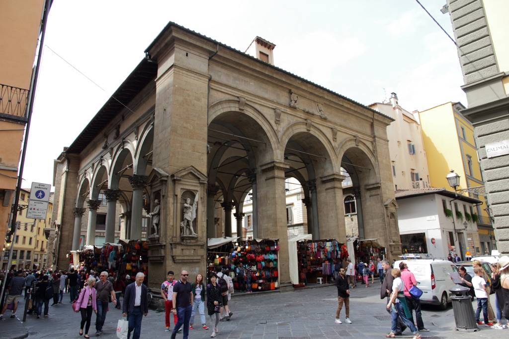 IMG_7489.JPG - Nach der Pause gehen wir weiter zum Mercato Nuovo - ein leider sehr touristischer Markt - deswegen waren wir nur sehr kurz da.