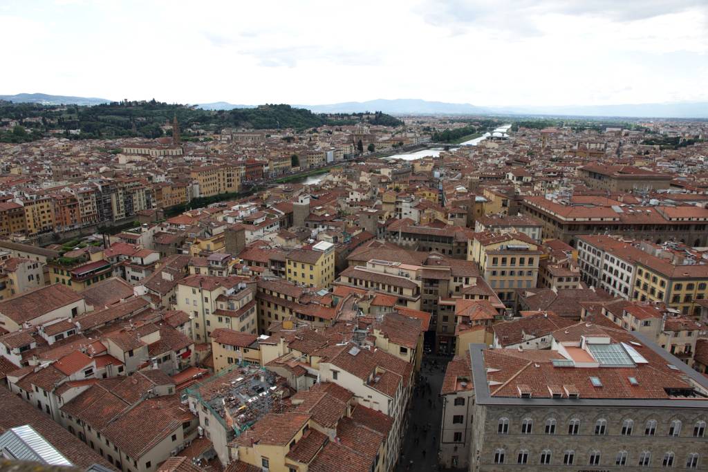 IMG_7707.JPG - Der Arno teilt die Stadt. Morgen erkunden wir die linke Seite.