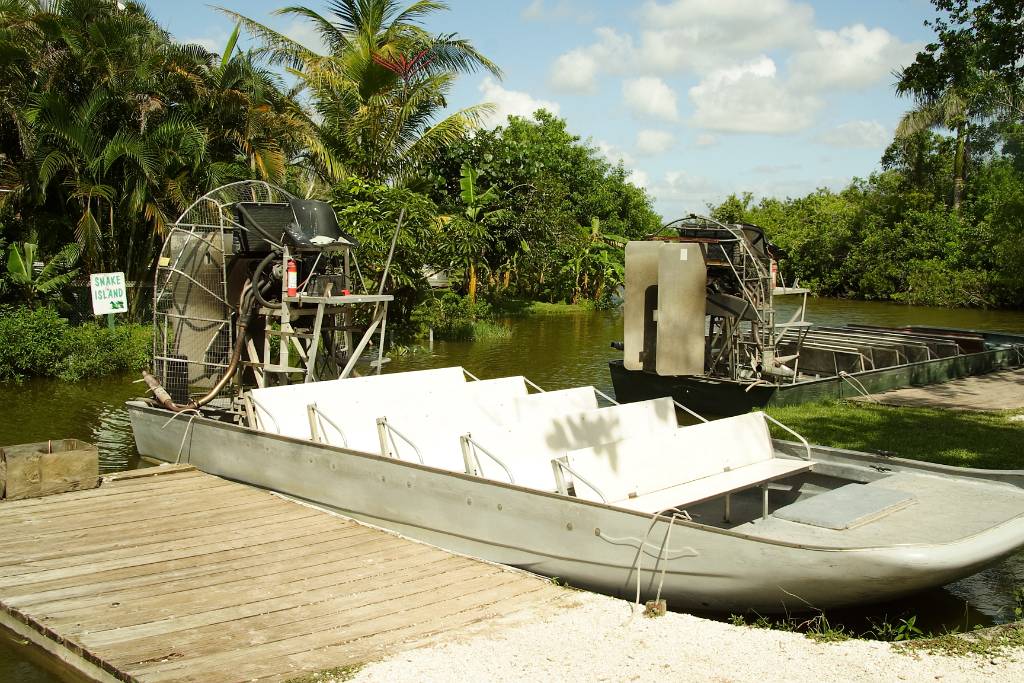 IMG_0330.JPG - Das ist das Airboat mit dem wir dann gfahren sind