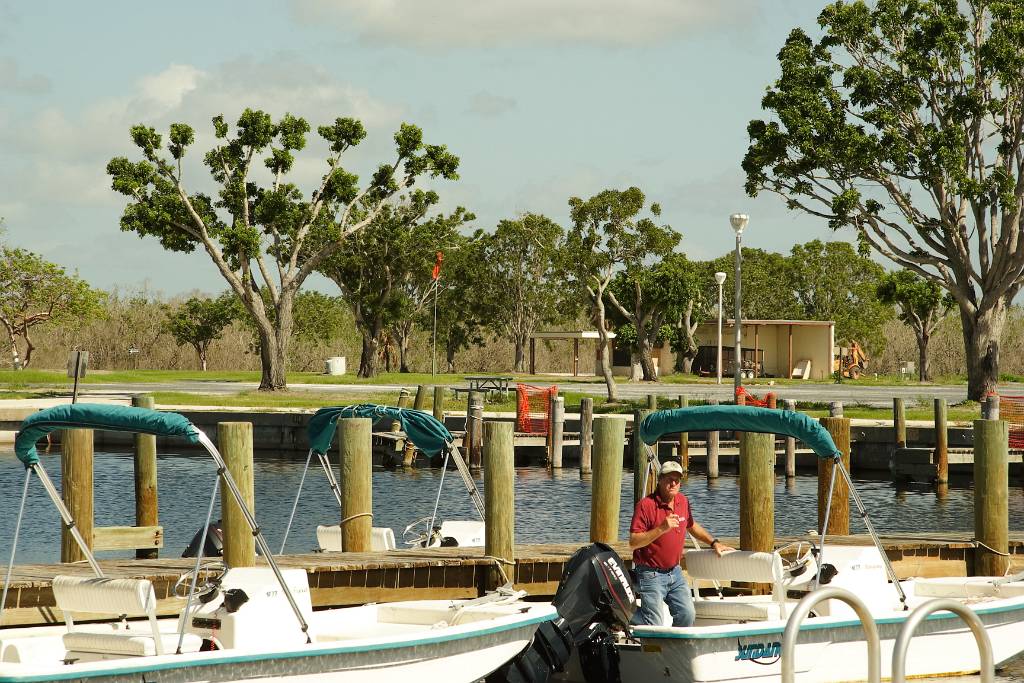 IMG_0360.JPG - In den Everglades am Hafen