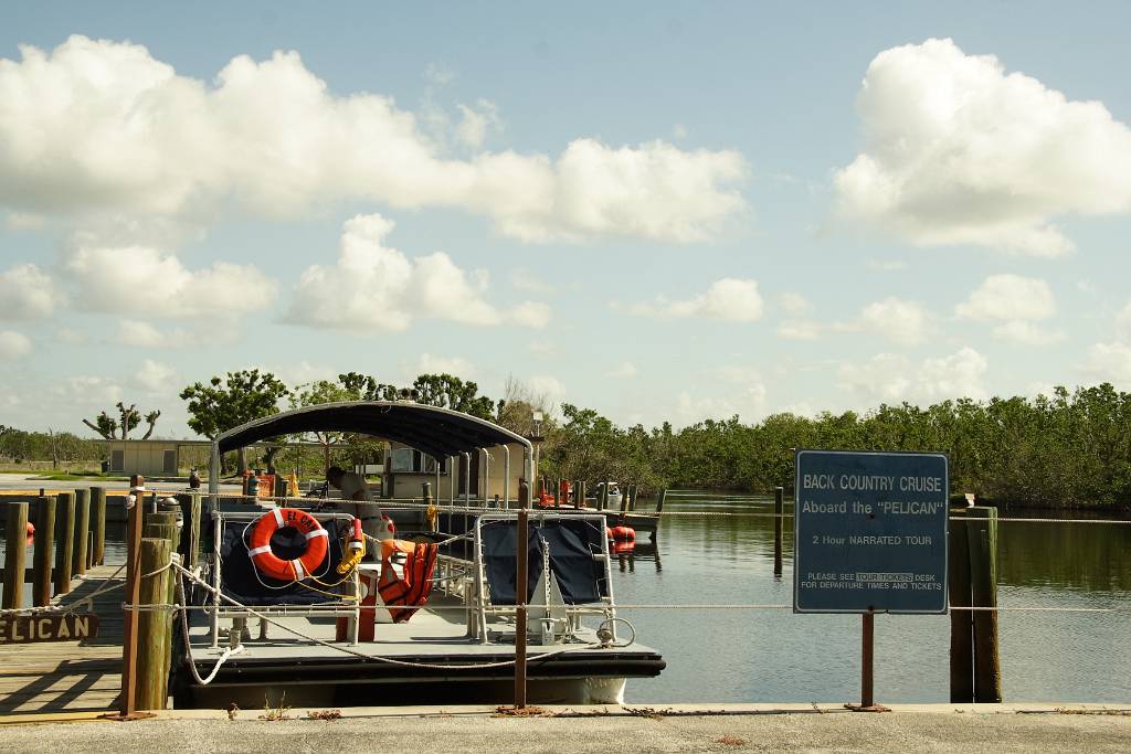 IMG_0361.JPG - Da steht unser Boot/Schiff mit dem wir auch durch die Everglades fahren