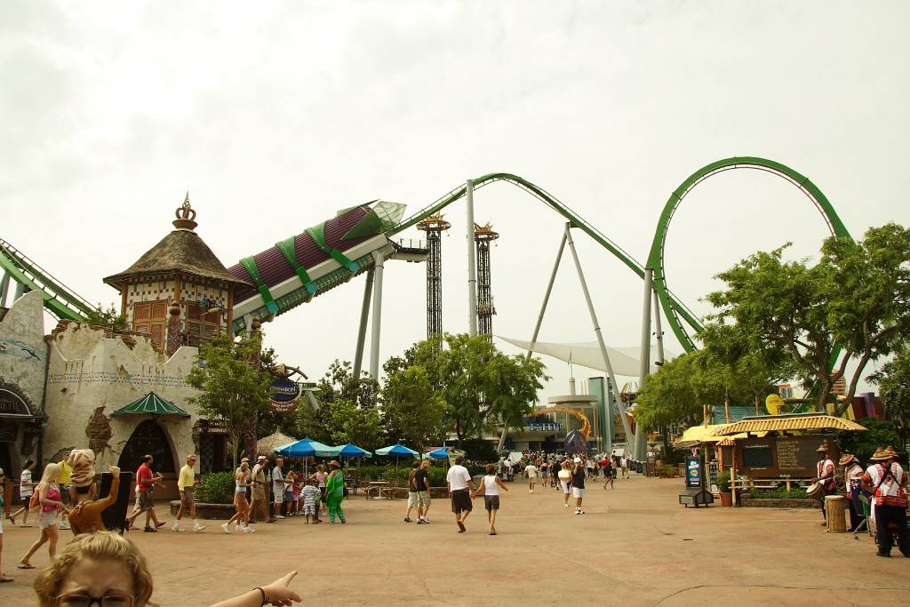 IMG_0555.JPG - Das ist der HULK ROLLER COASTER! Voll cool