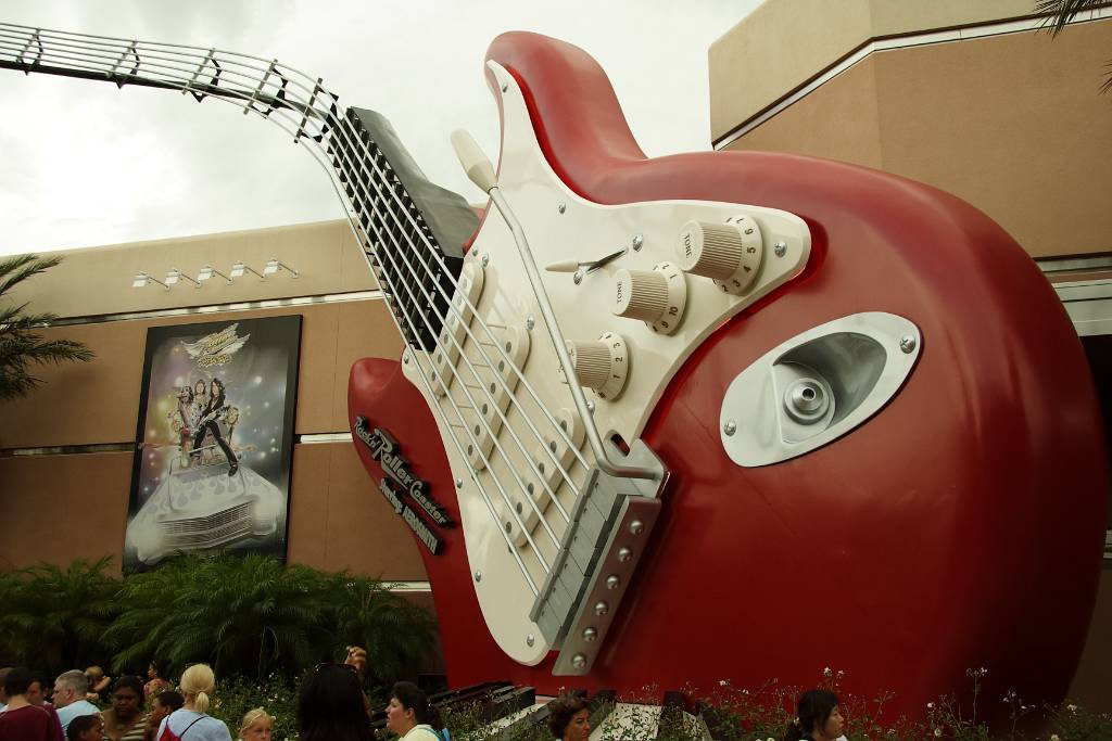 IMG_1079.JPG - Rock'n'Roller Coaster von Aerosmith: Die Riesen-Gitarre