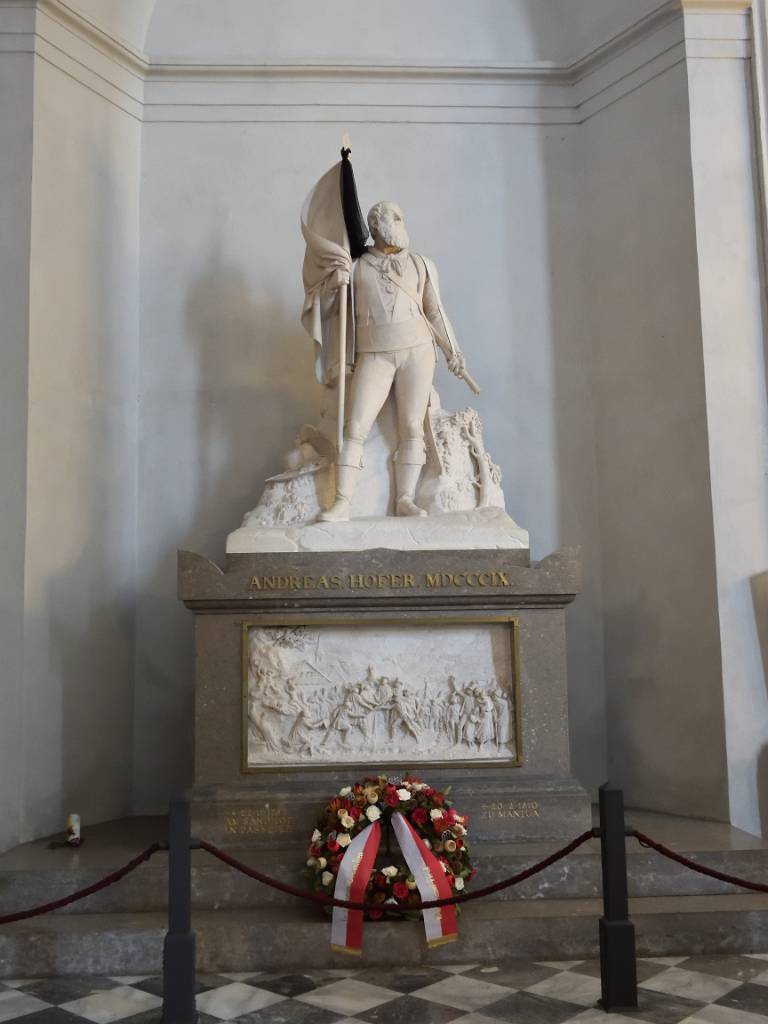 DSCN0282.JPG - Andreas Hofer Grabmal in der Hofkirche.