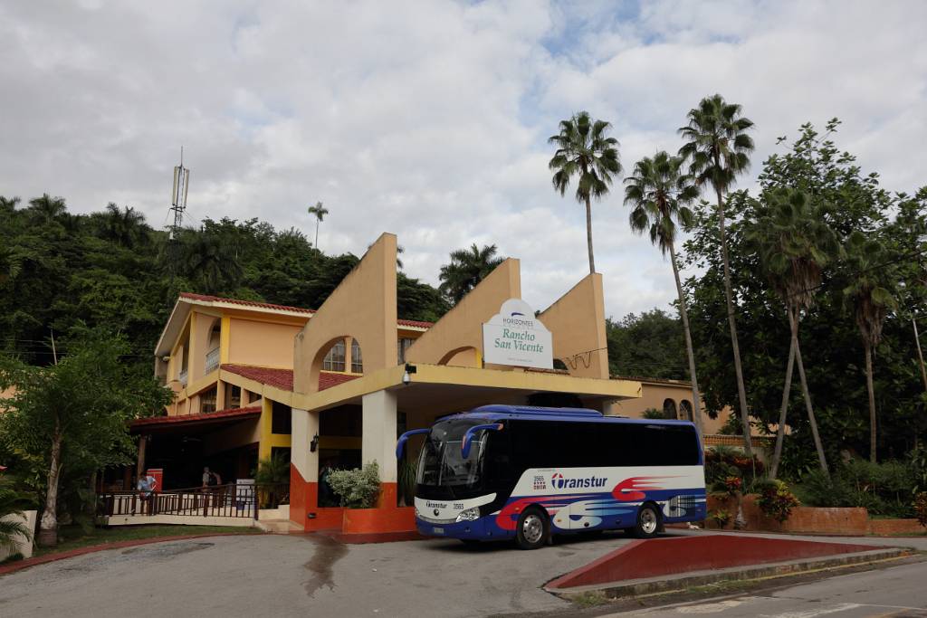 IMG_4889.JPG - 17.11.2019: Unser Hotel der letzten Nacht, das Rancho San Vicente im Vinales Tal.