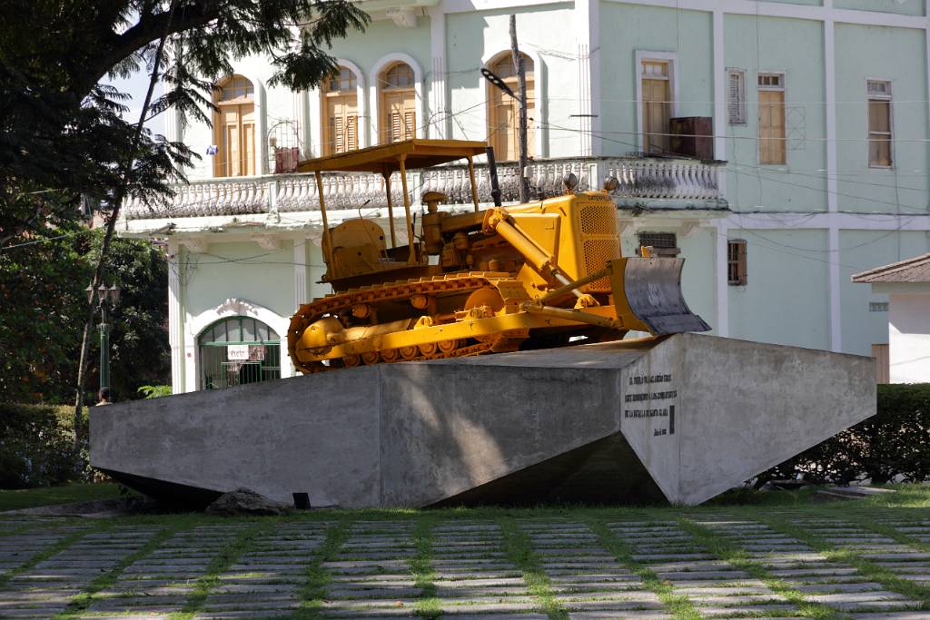 IMG_5065.JPG - Das ist der Bulldozer von damals.