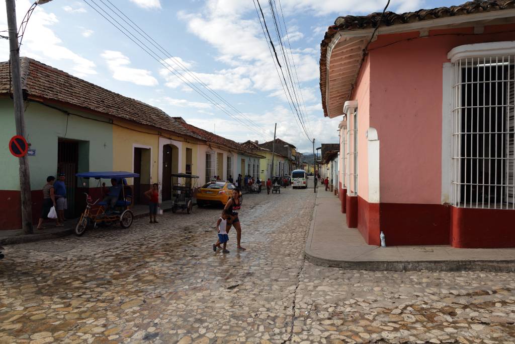 IMG_5090.JPG - In Trinidad machen wir einen Spaziergang durch die Stadt. Wir gehen die Calle Desengano entlang.