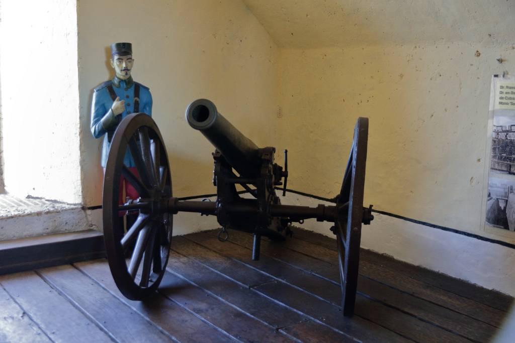 IMG_5363.JPG - In der Festung ist heute ein Piratenmuseum untergebracht.