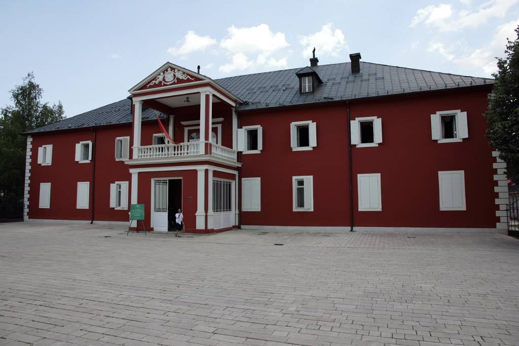 IMG_0804.JPG - Die Residenz von König Nikola wurde 1871 erbaut.