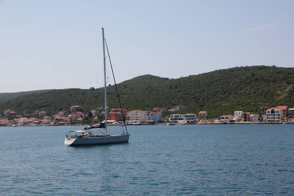 IMG_0831.JPG - Die Tivat Bucht ist das größte und am weitesten nach Süden reichende Becken in der Bucht von Kotor.