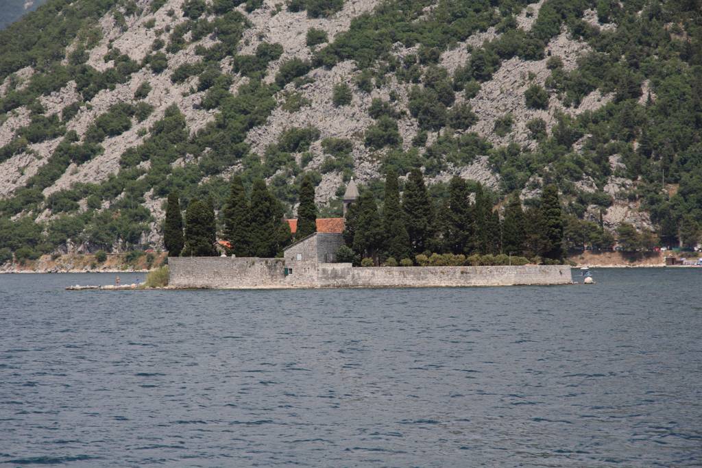 IMG_0849.JPG - Gleich neben der Insel Gospa liegt die Insel Sveti Dorde.