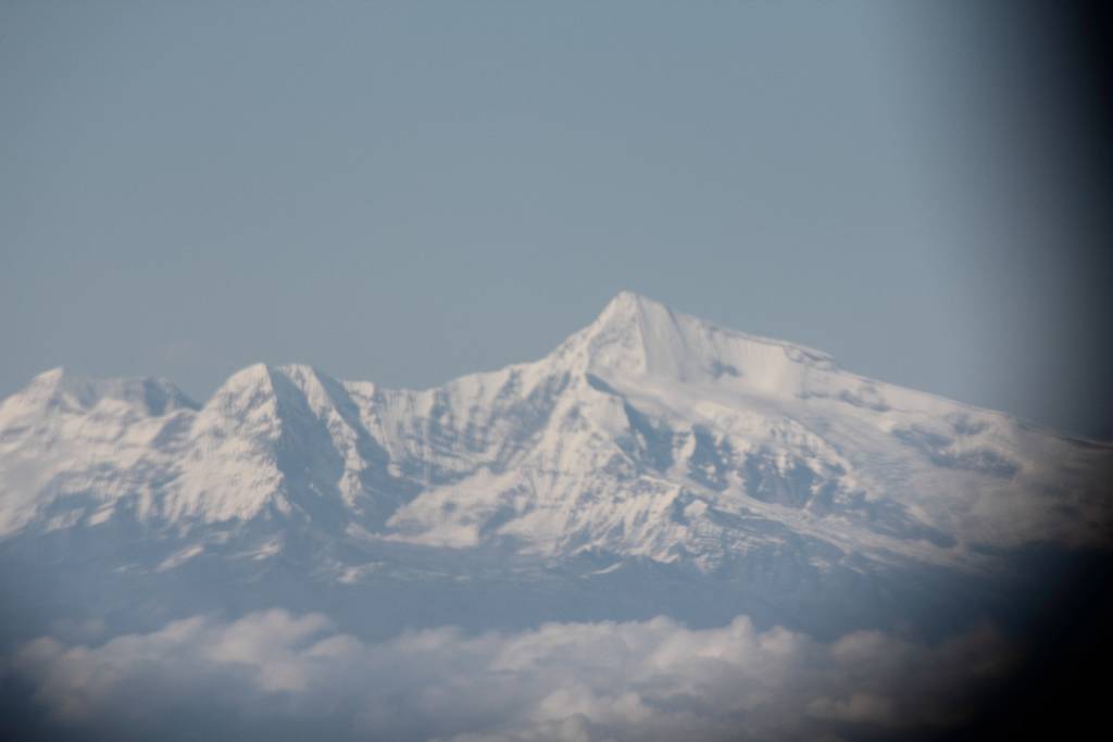 IMG_0869.JPG - Entlang der Berge Richtung Kathmandu.