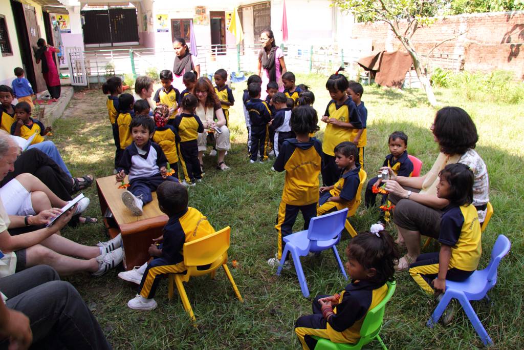 IMG_1006.JPG - Die Kinder können Englisch und haben sich sehr gefreut mit uns zu sprechen und uns zu zeigen, was sie schon können.