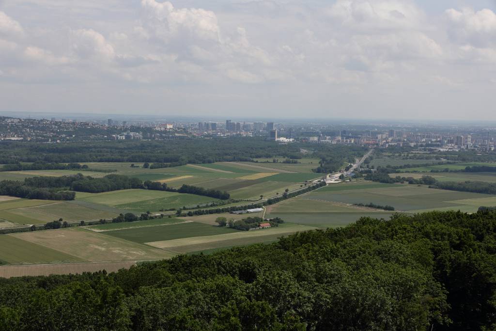 IMG_5762.JPG - Von der Warte ein Panoramabild nach Bratislava.