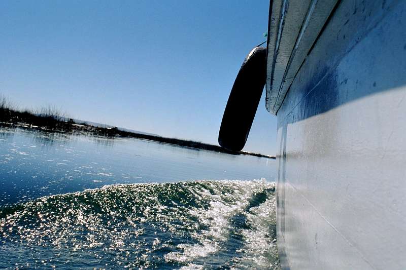 260_08_12A.jpg - Fahrt zu den schwimmenden Inseln