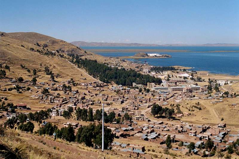 267_08_05A.jpg - Panorama Puno