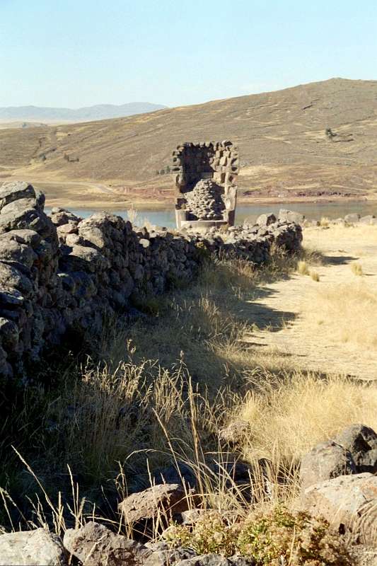 280_09_028.jpg - Grabturm von Sillustani