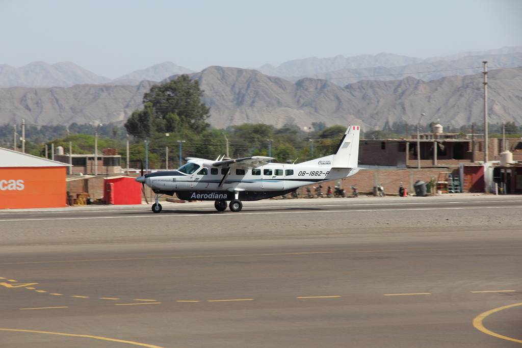 IMG_6660.JPG - Unser Flieger landet gerade, dann sind wir dran.