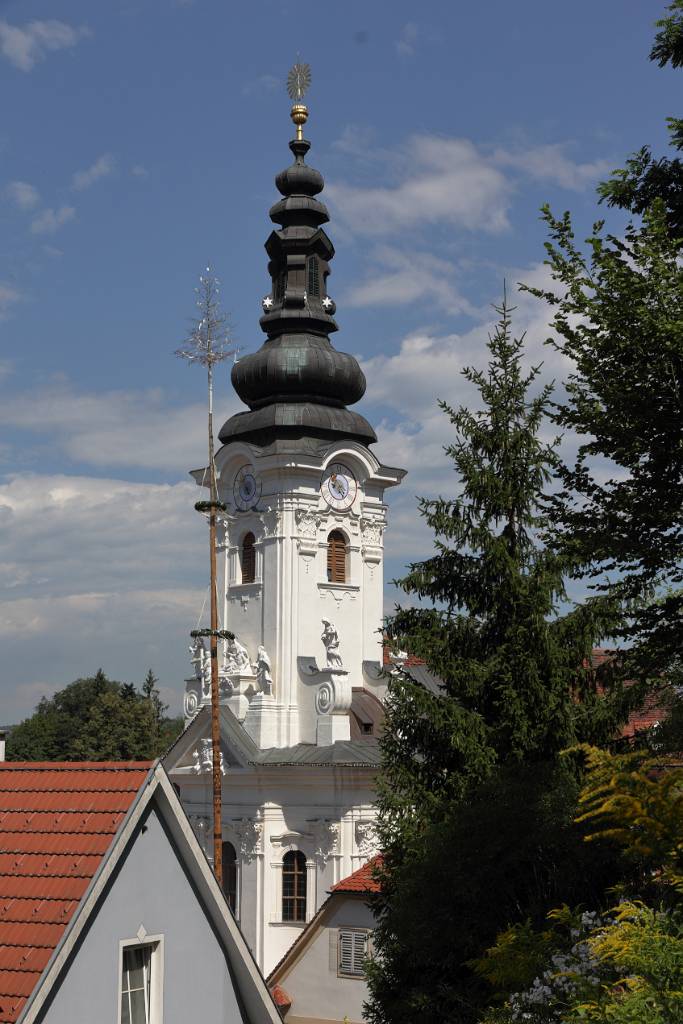 IMG_5922.JPG - Nun besuchen wir die barocke Pfarrkirche zur "Schmerzhaften Maria Mutter Gottes" von Ehrenhausen. Errichtet wurde sie von 1742 - 1754.