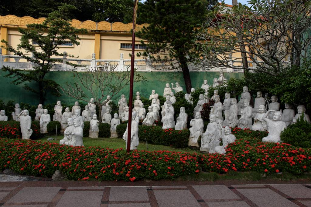 IMG_8556.JPG - Überall Buddhas.