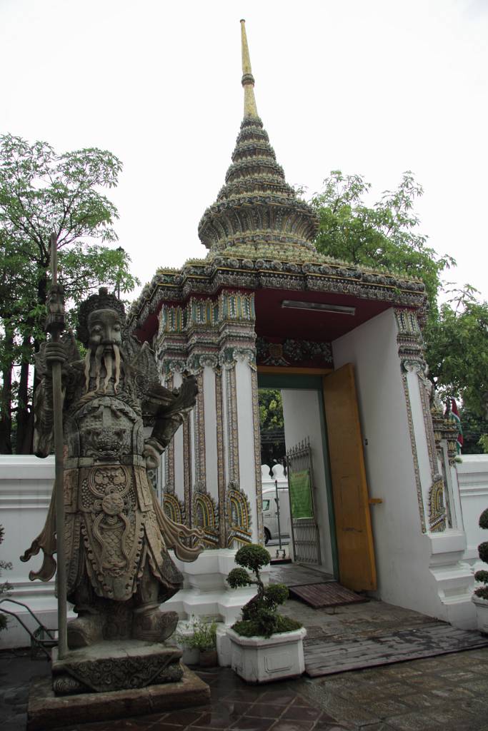 IMG_2322.JPG - Wat Pho ist die älteste und größte Tempelanlage in Bangkok.