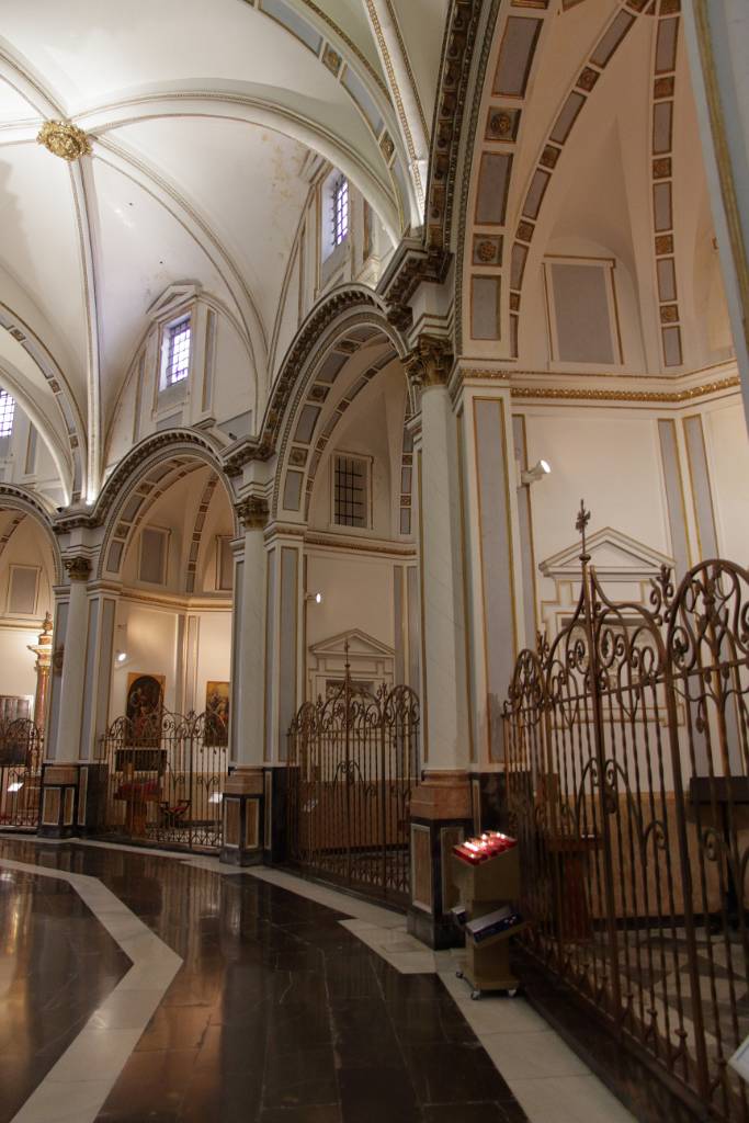 IMG_4126.JPG - La Girola - es ist der älteste Teil der Kathedrale. Hier wurde 1262 mit dem Bau begonnen.